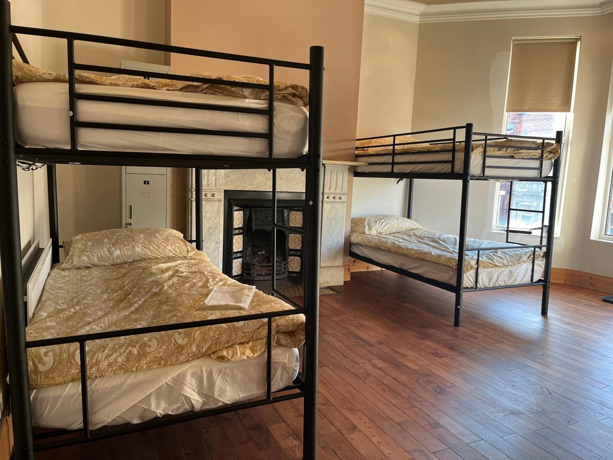 Gr8 Hostel At The Mount ベルファスト エクステリア 写真