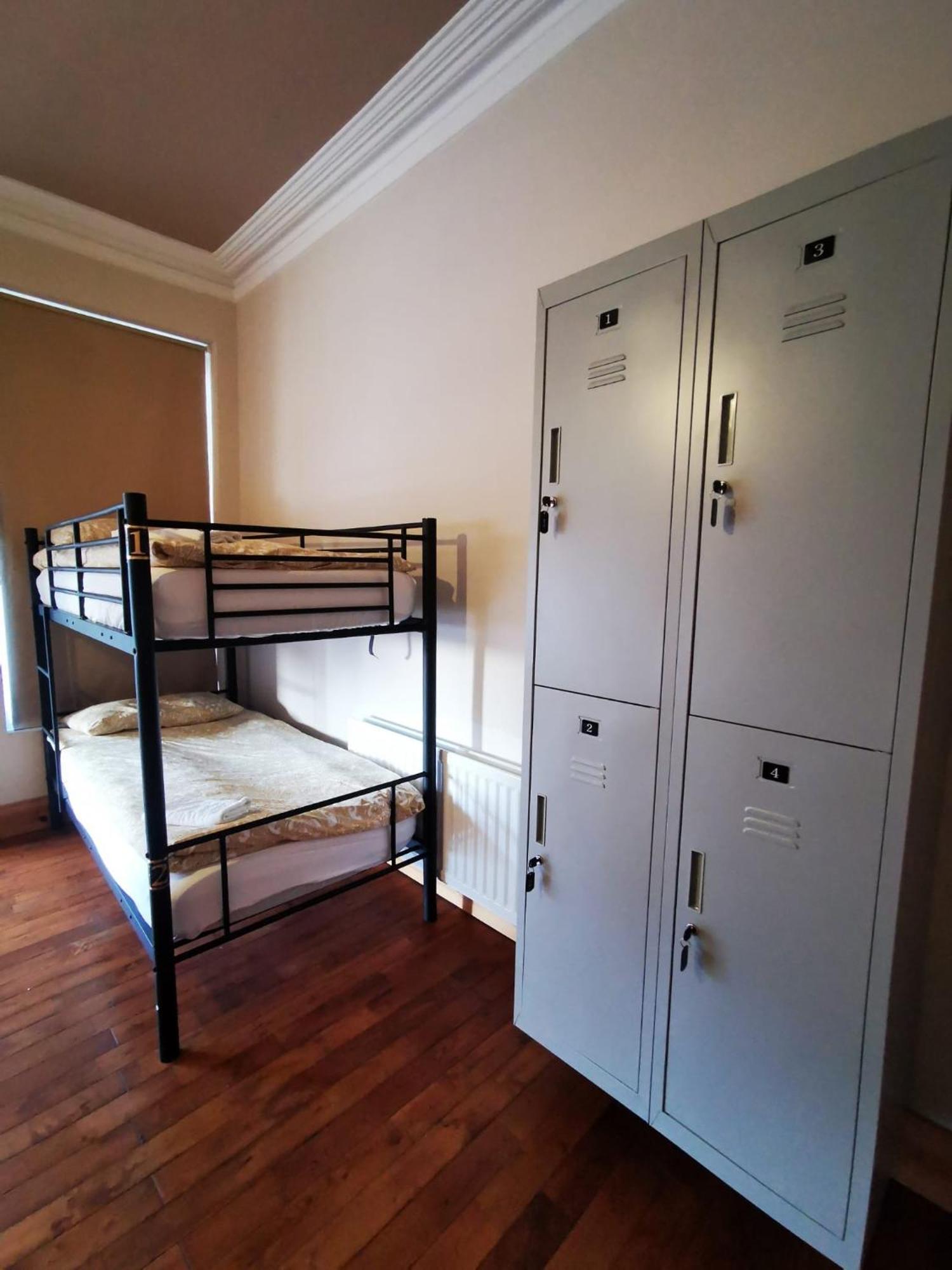 Gr8 Hostel At The Mount ベルファスト エクステリア 写真