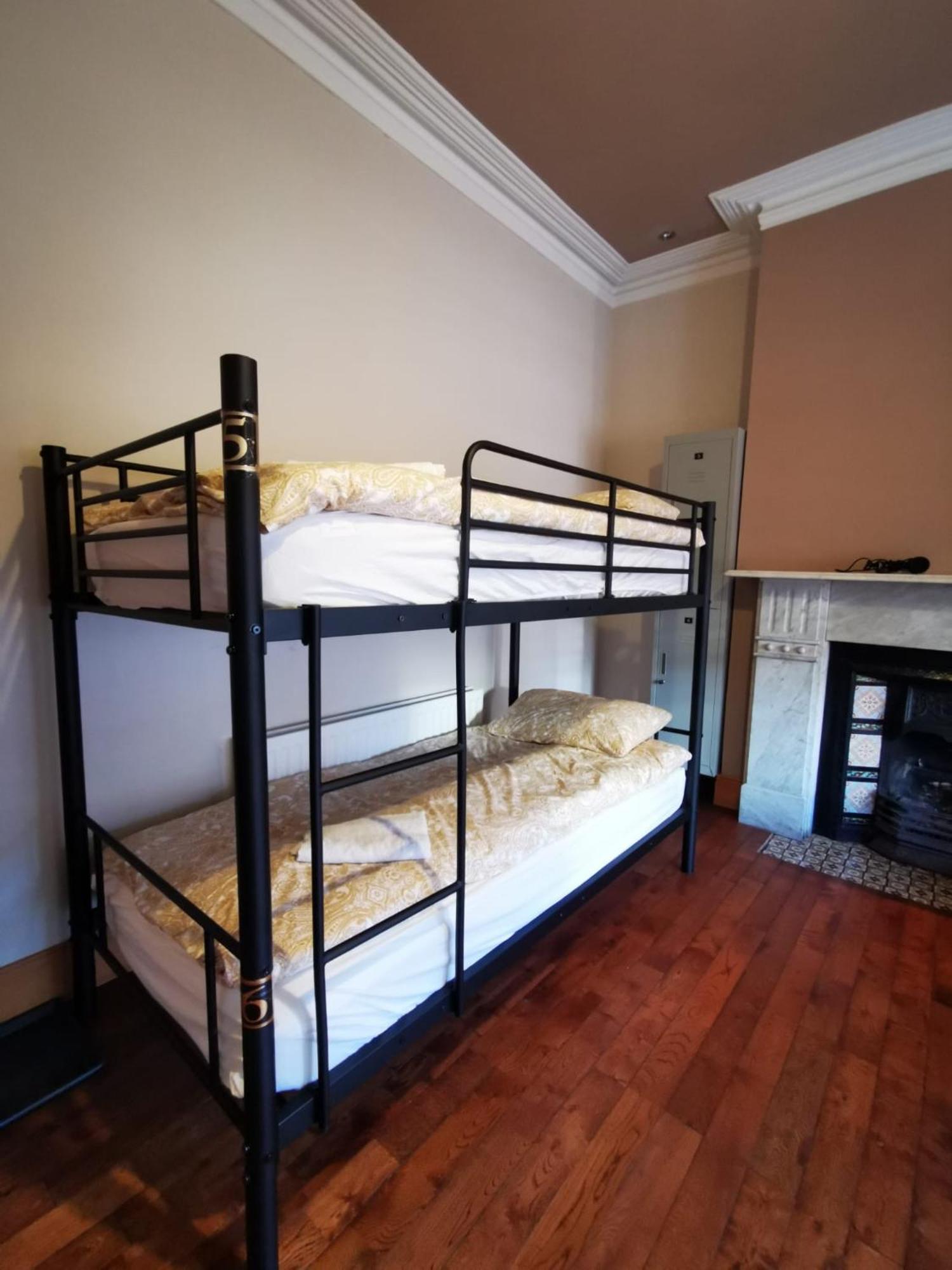 Gr8 Hostel At The Mount ベルファスト エクステリア 写真