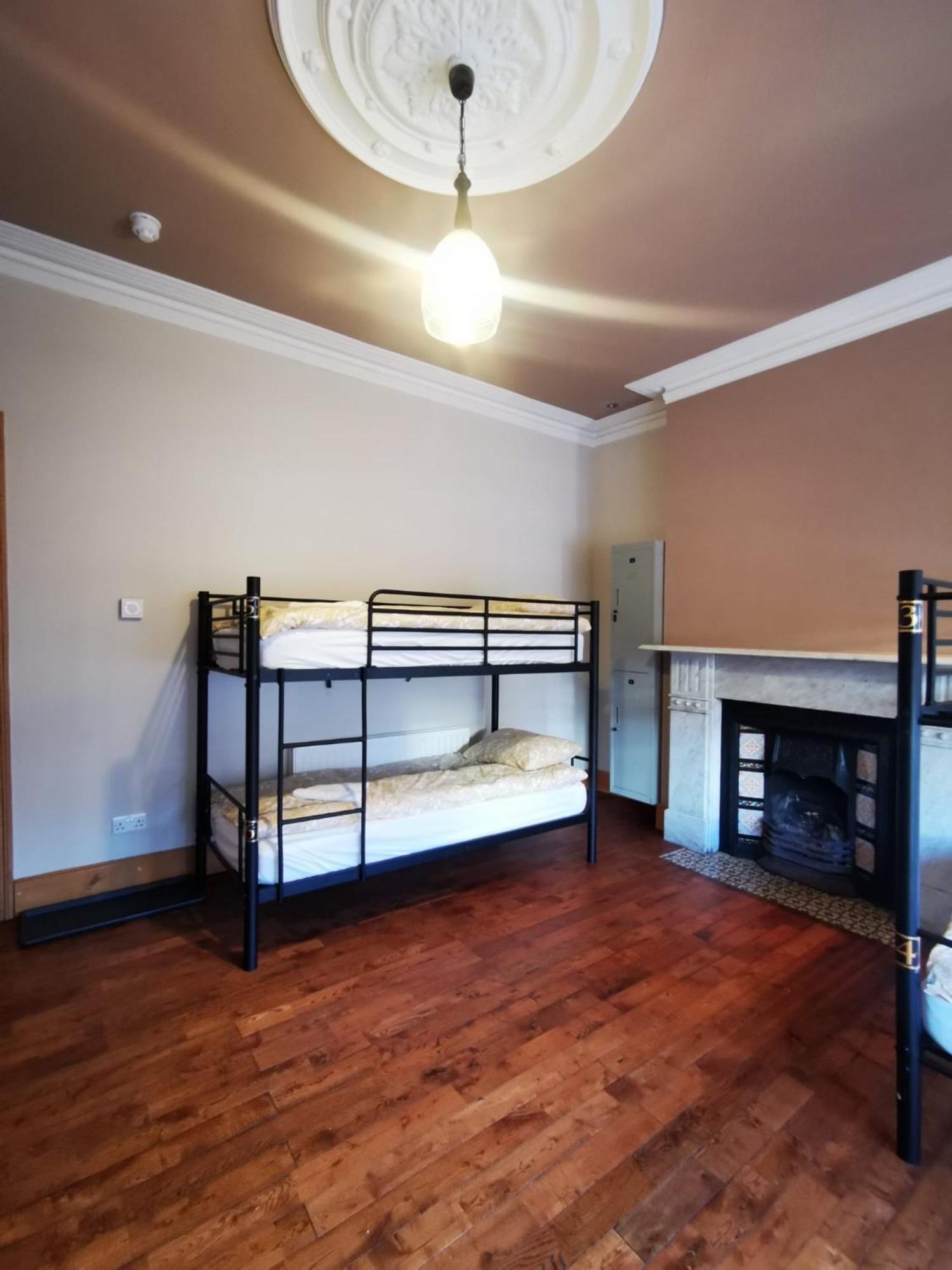Gr8 Hostel At The Mount ベルファスト エクステリア 写真