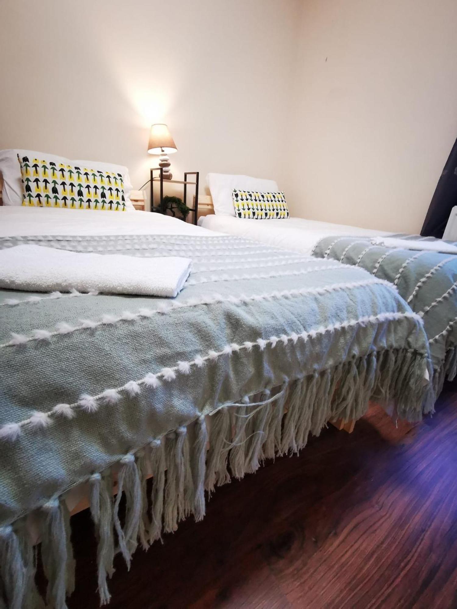 Gr8 Hostel At The Mount ベルファスト エクステリア 写真